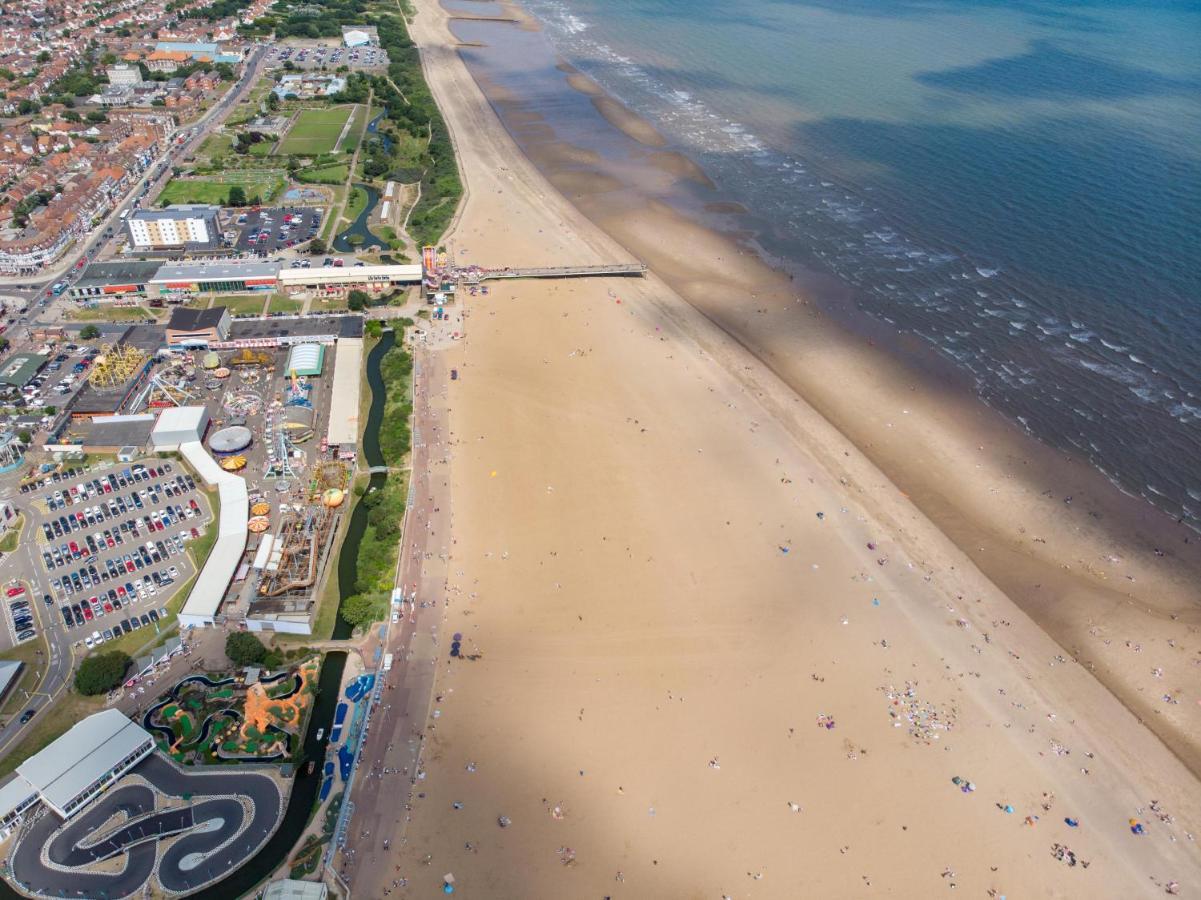 Stunning Caravan With Full Lake View At Southview Holiday Park Ref 33004Ml Skegness Ngoại thất bức ảnh