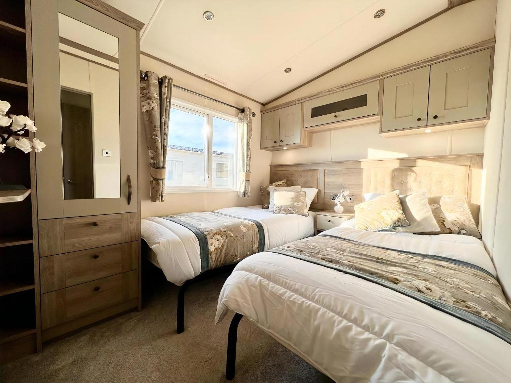 Stunning Caravan With Full Lake View At Southview Holiday Park Ref 33004Ml Skegness Ngoại thất bức ảnh
